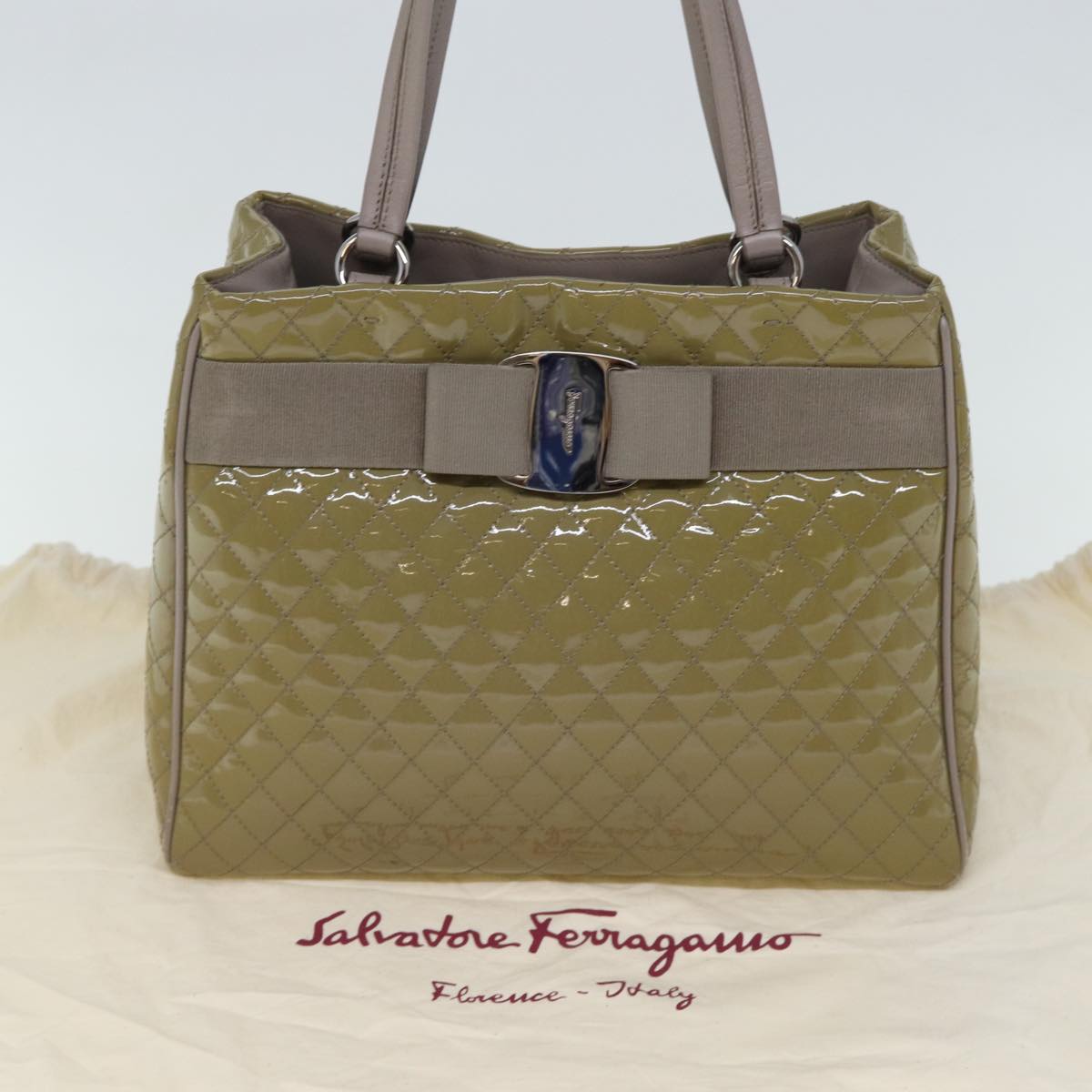Salvatore Ferragamo Hand Bag Enamel Beige Auth cl837