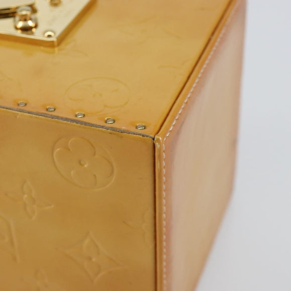 LOUIS VUITTON Monogram Vernis Bleecker Cosmetic Pouch Beige M91002 Auth ep11427