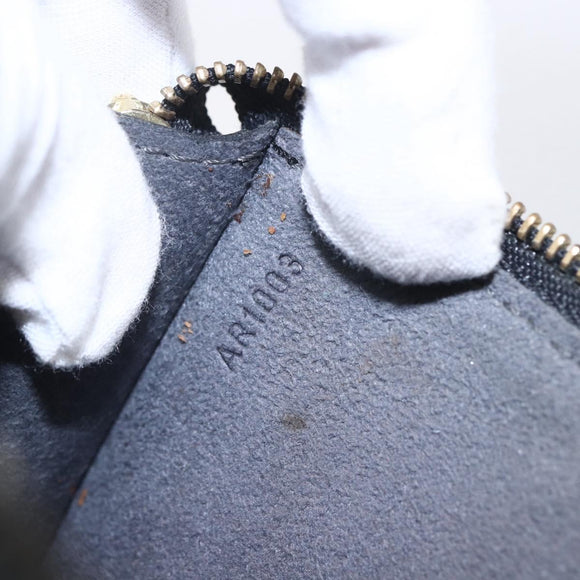 LOUIS VUITTON Epi Pochette Accessoires Pouch Black M52982 LV Auth ep12012