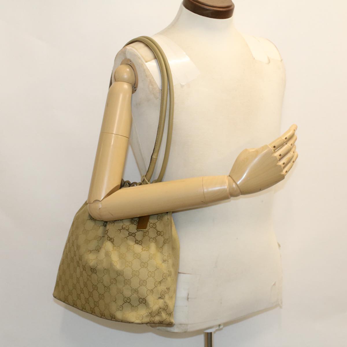 GUCCI GG Canvas Shoulder Bag Beige Auth ep1301