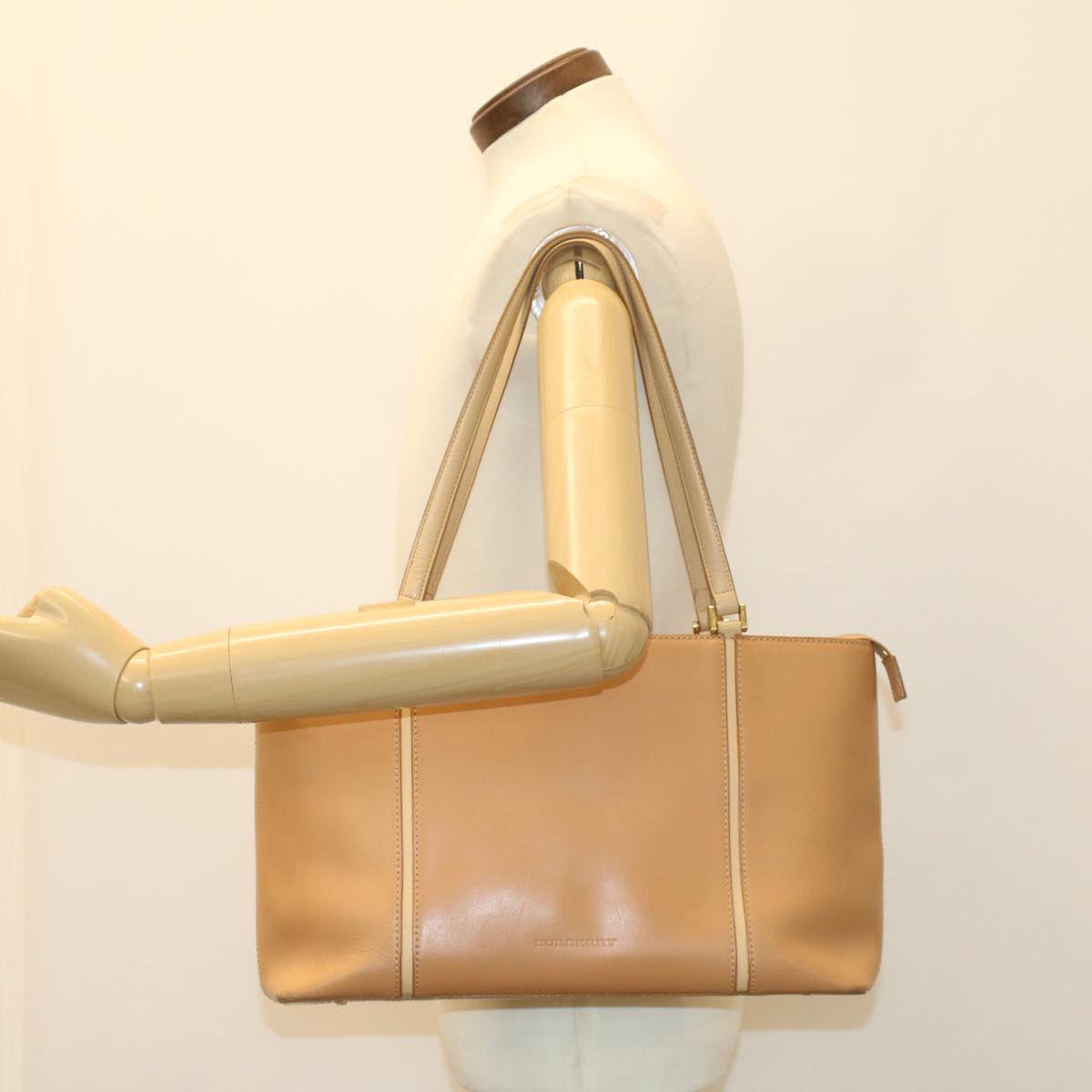 BURBERRY Shoulder Bag Leather Beige Auth ep1355