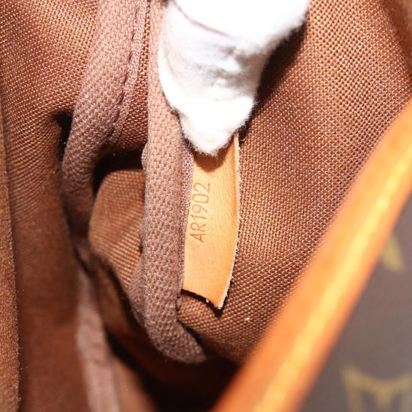 LOUIS VUITTON Monogram Saumur 30 Shoulder Bag M42256 LV Auth ep14523
