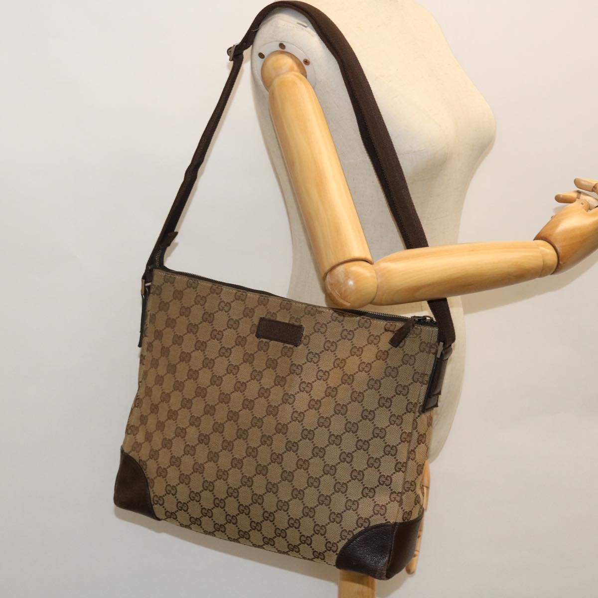 GUCCI GG Canvas Shoulder Bag Beige Brown 110054 Auth ep1545