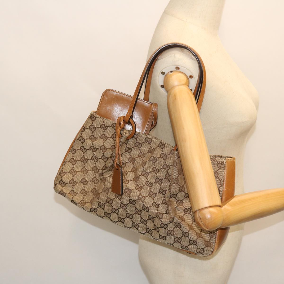 GUCCI GG Canvas Shoulder Bag Beige 94898 Auth ep1608