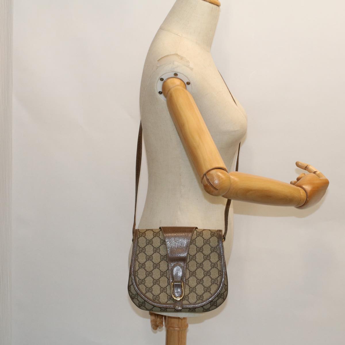 GUCCI GG Canvas Shoulder Bag PVC Leather Beige Auth ep1615