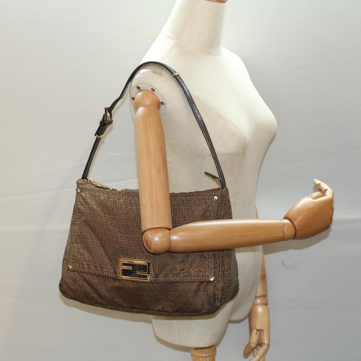 FENDI Zucchino Canvas Shoulder Bag Brown Auth ep1788