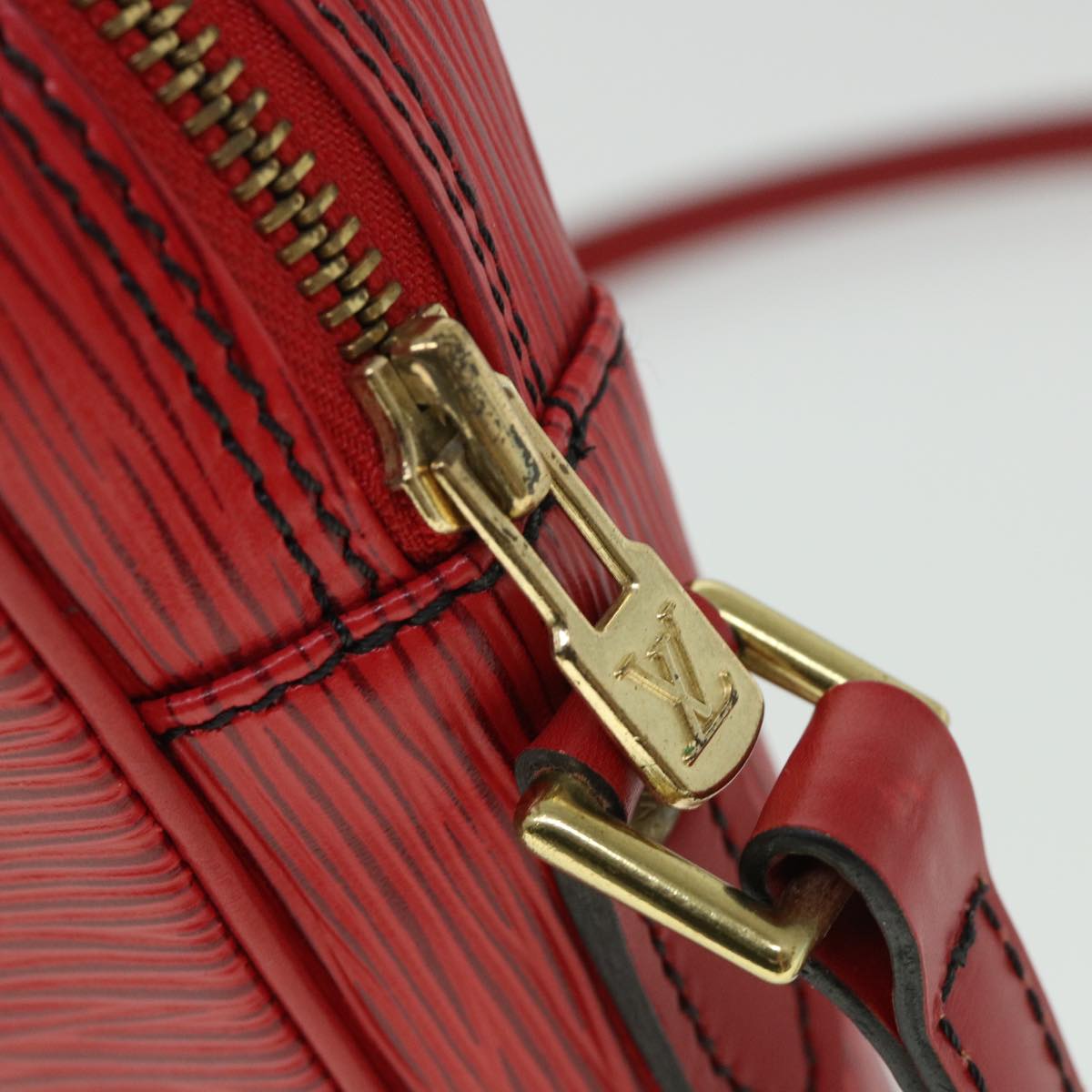 LOUIS VUITTON Epi Danube Shoulder Bag Red M45637 LV Auth ep1798