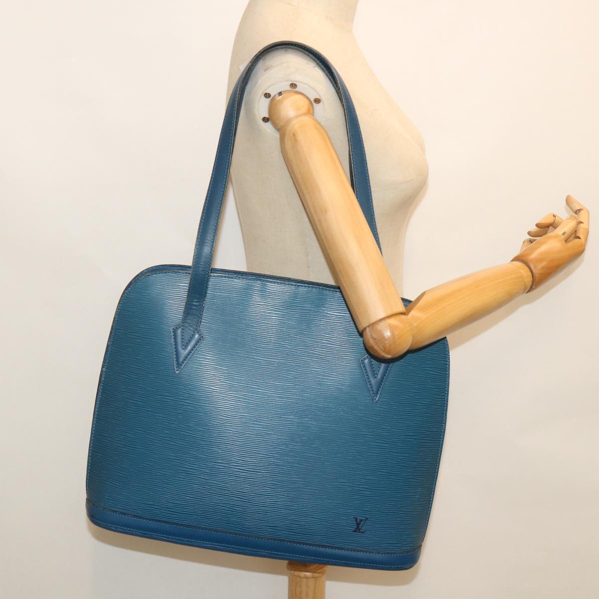 LOUIS VUITTON Epi Lussac Shoulder Bag Blue M52285 LV Auth ep1934