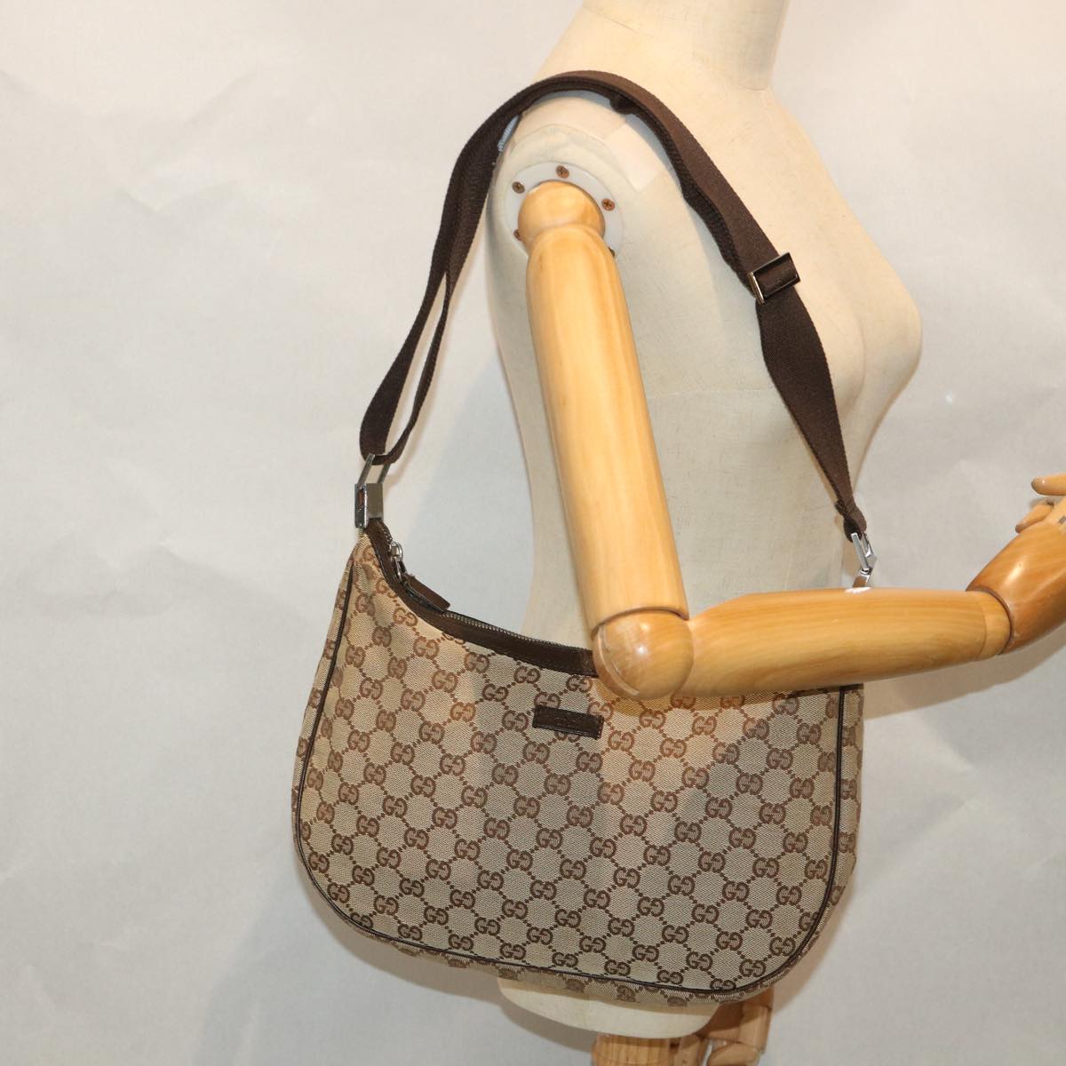 GUCCI GG Canvas Shoulder Bag Beige 122790 Auth ep2072