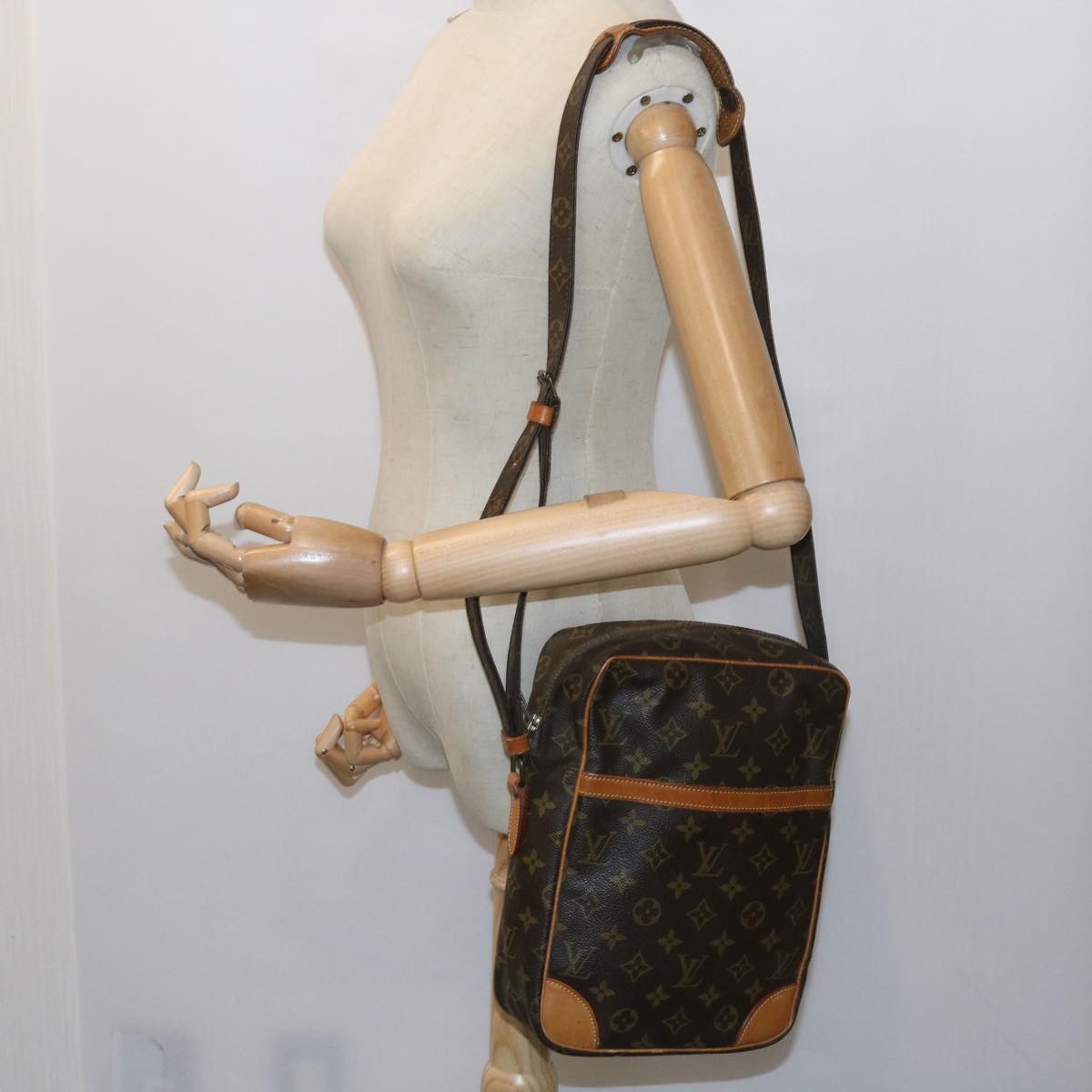 LOUIS VUITTON Monogram Danube MM Shoulder Bag M45264 LV Auth ep2127