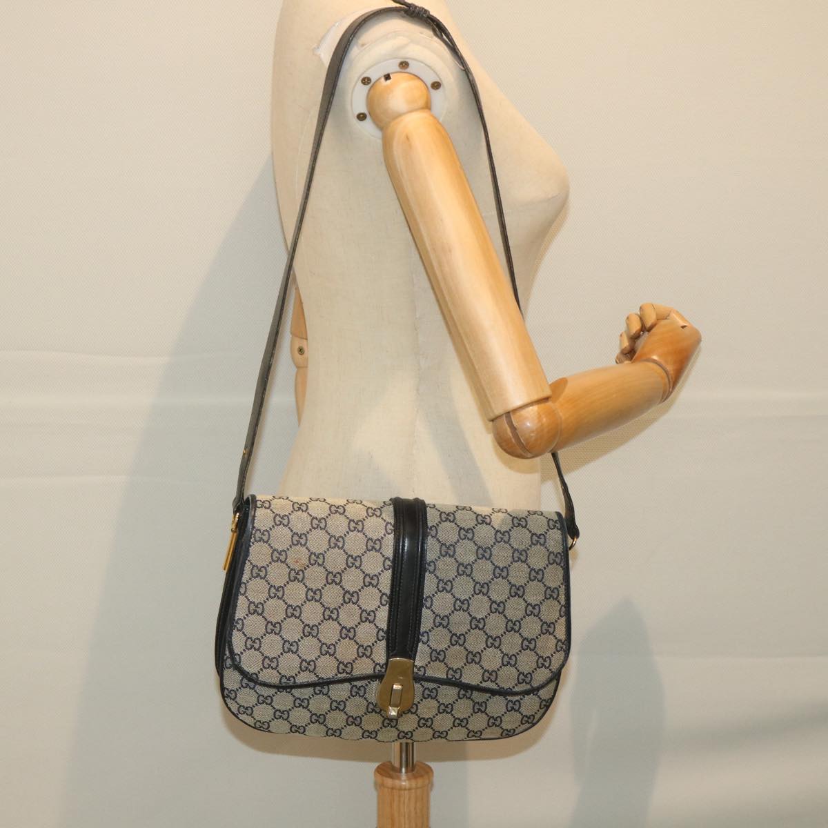 GUCCI GG Canvas Shoulder Bag Navy Auth ep2274