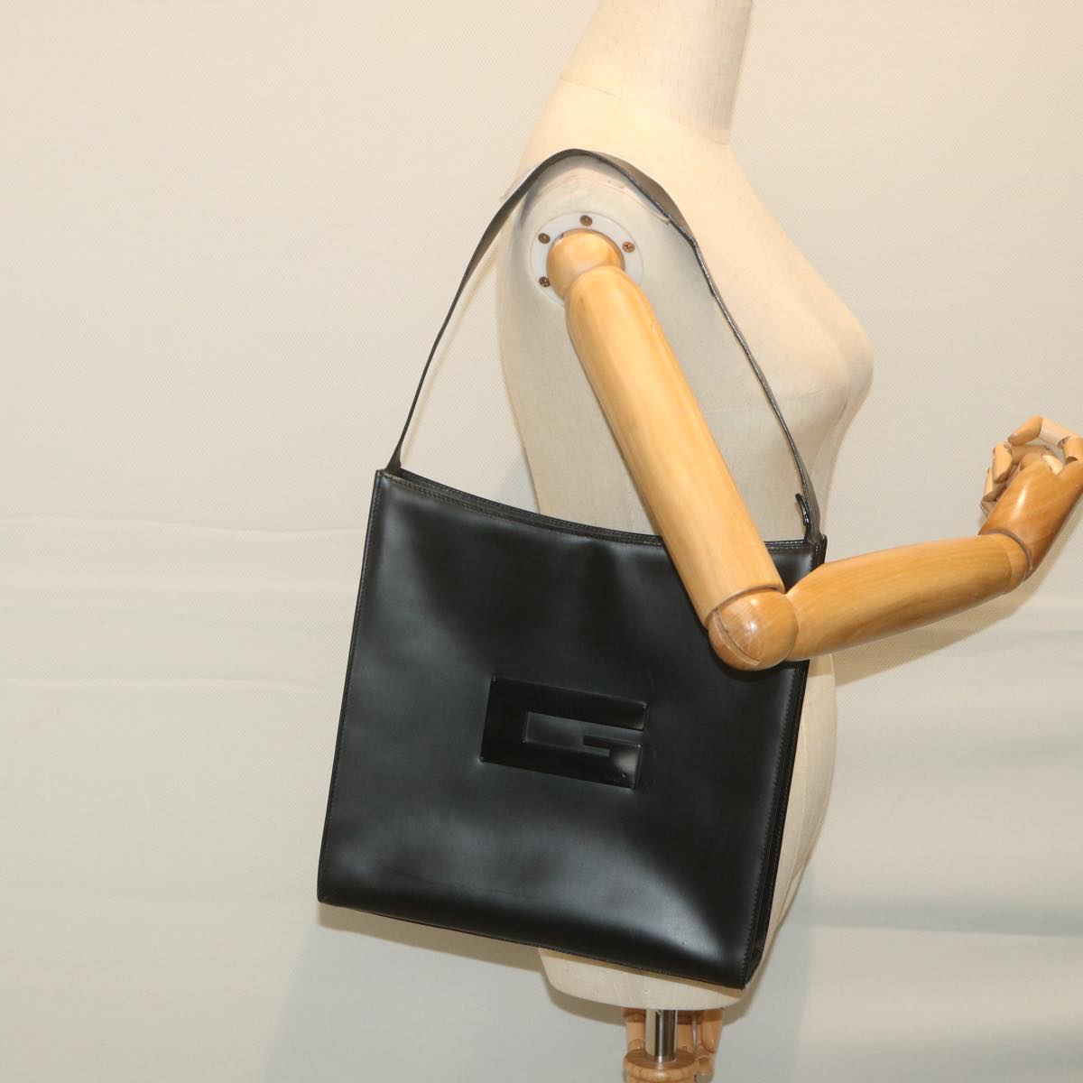 GUCCI Shoulder Bag Leather Black 001 2122 Auth ep2293