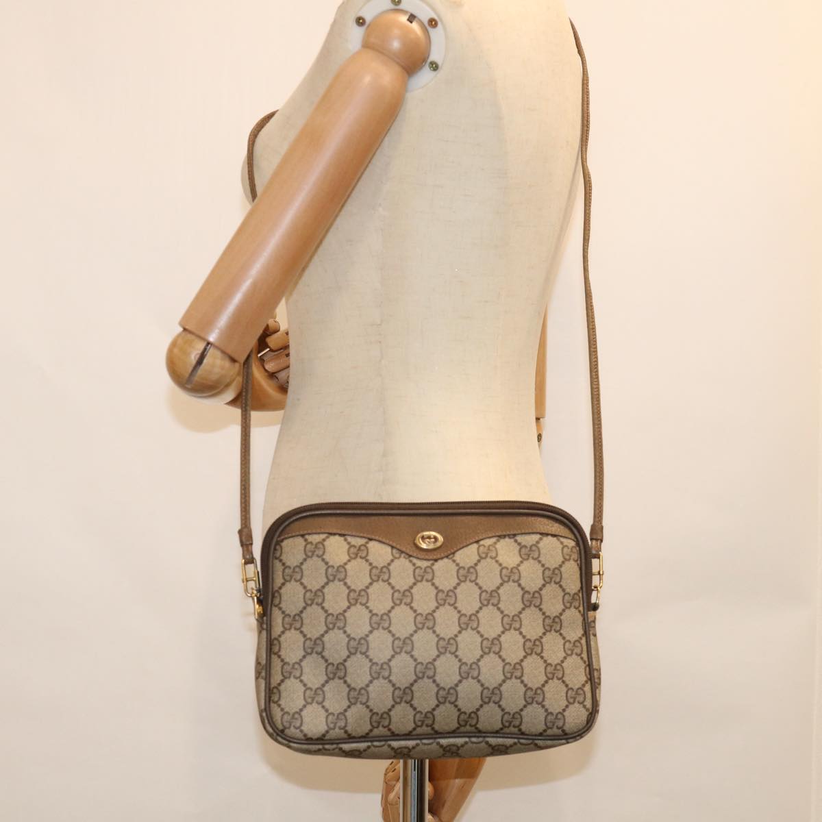 GUCCI GG Supreme Shoulder Bag PVC Leather Beige 97 02 068 Auth ep2628