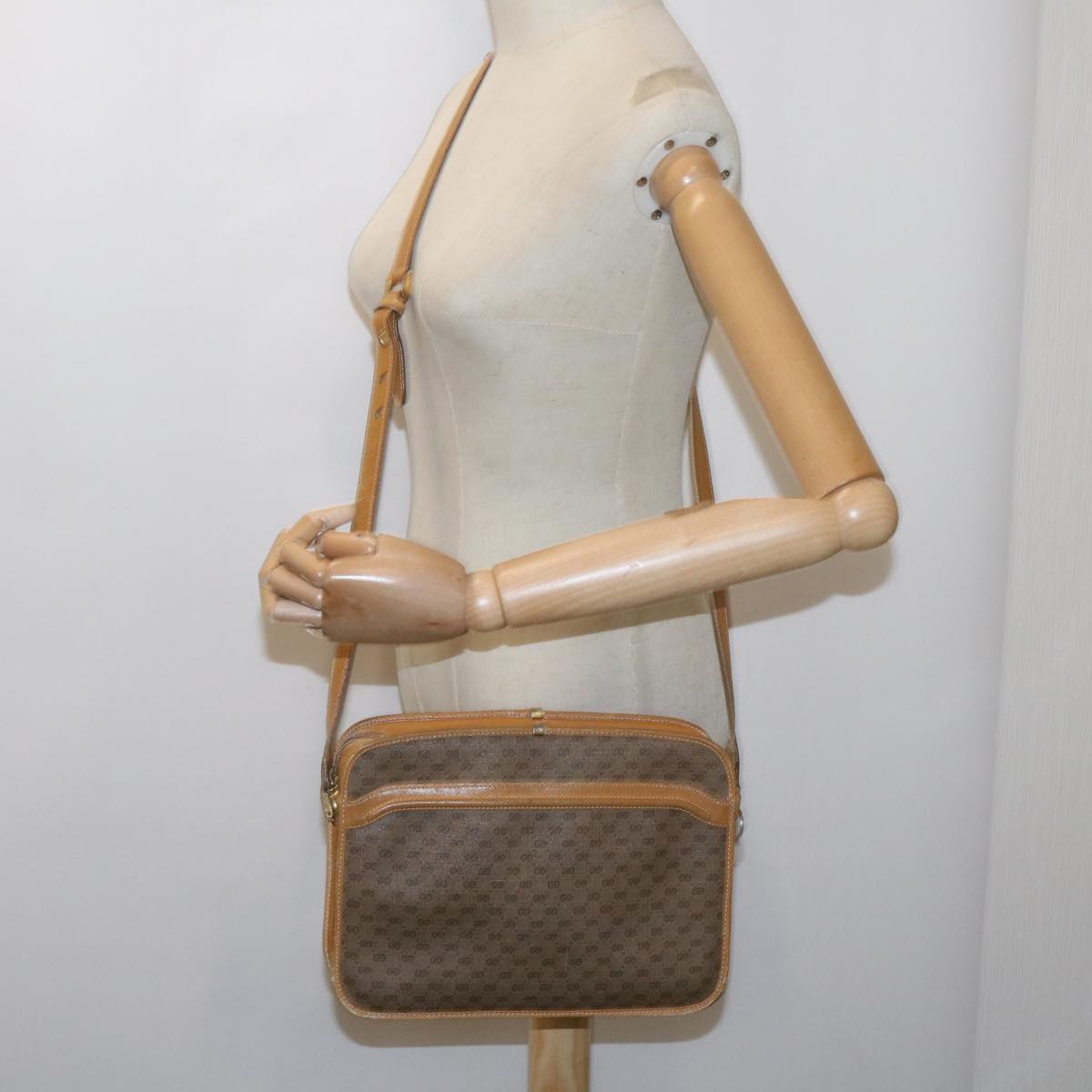 GUCCI Micro GG Supreme Shoulder Bag PVC Leather Beige 001 25 1308 Auth ep2795