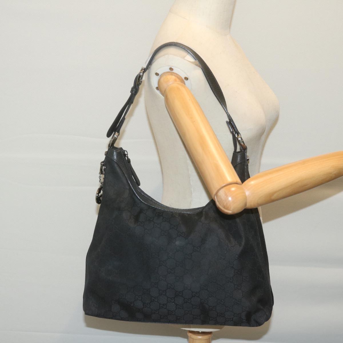 GUCCI GG Canvas Shoulder Bag Outlet Black 339553 Auth ep3056