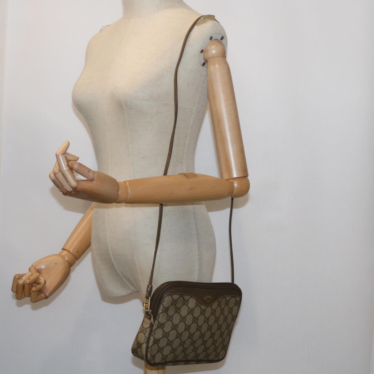 GUCCI GG Supreme Shoulder Bag PVC Beige 97 02 068 Auth ep3080