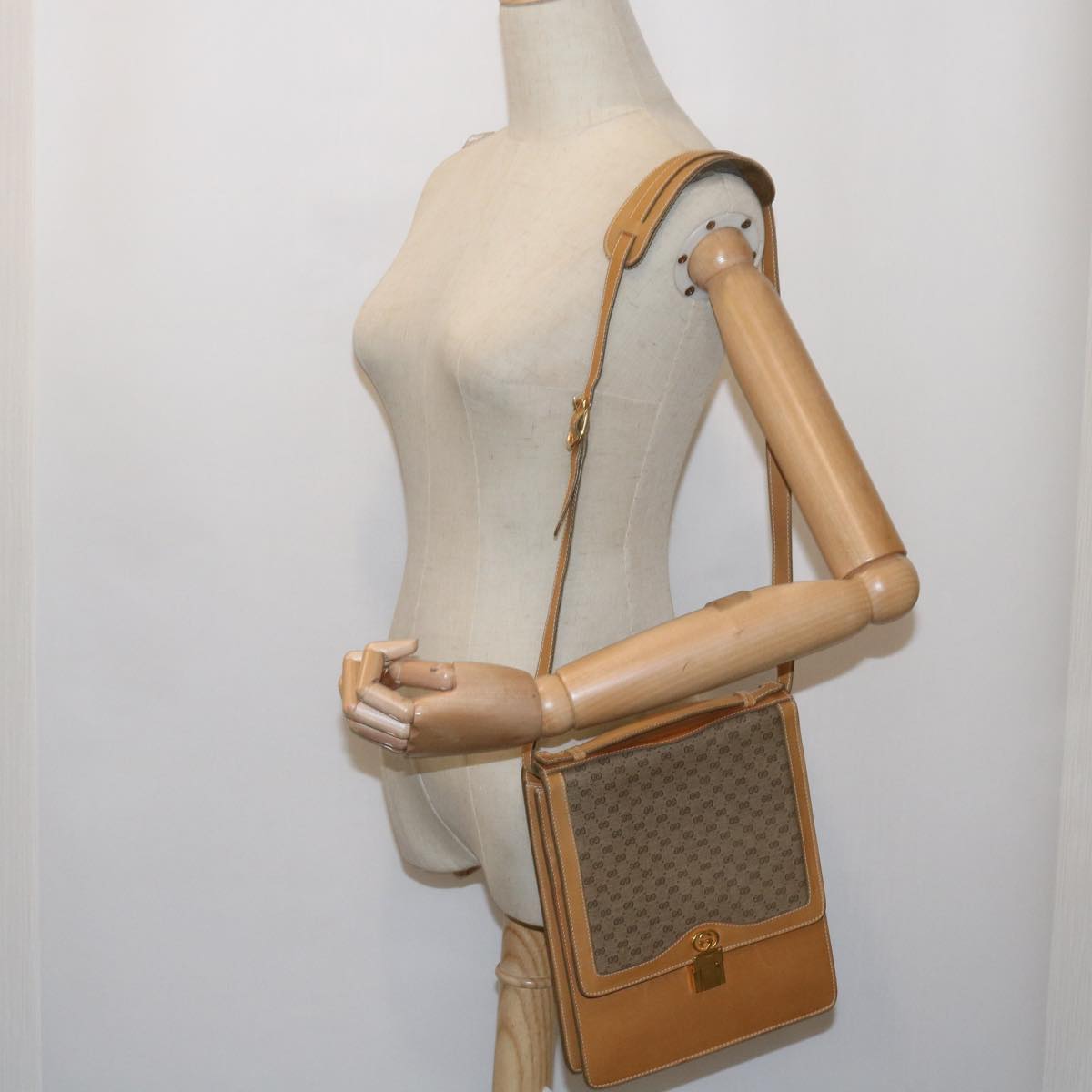 GUCCI Micro GG Supreme Shoulder Bag PVC Beige Auth ep3135