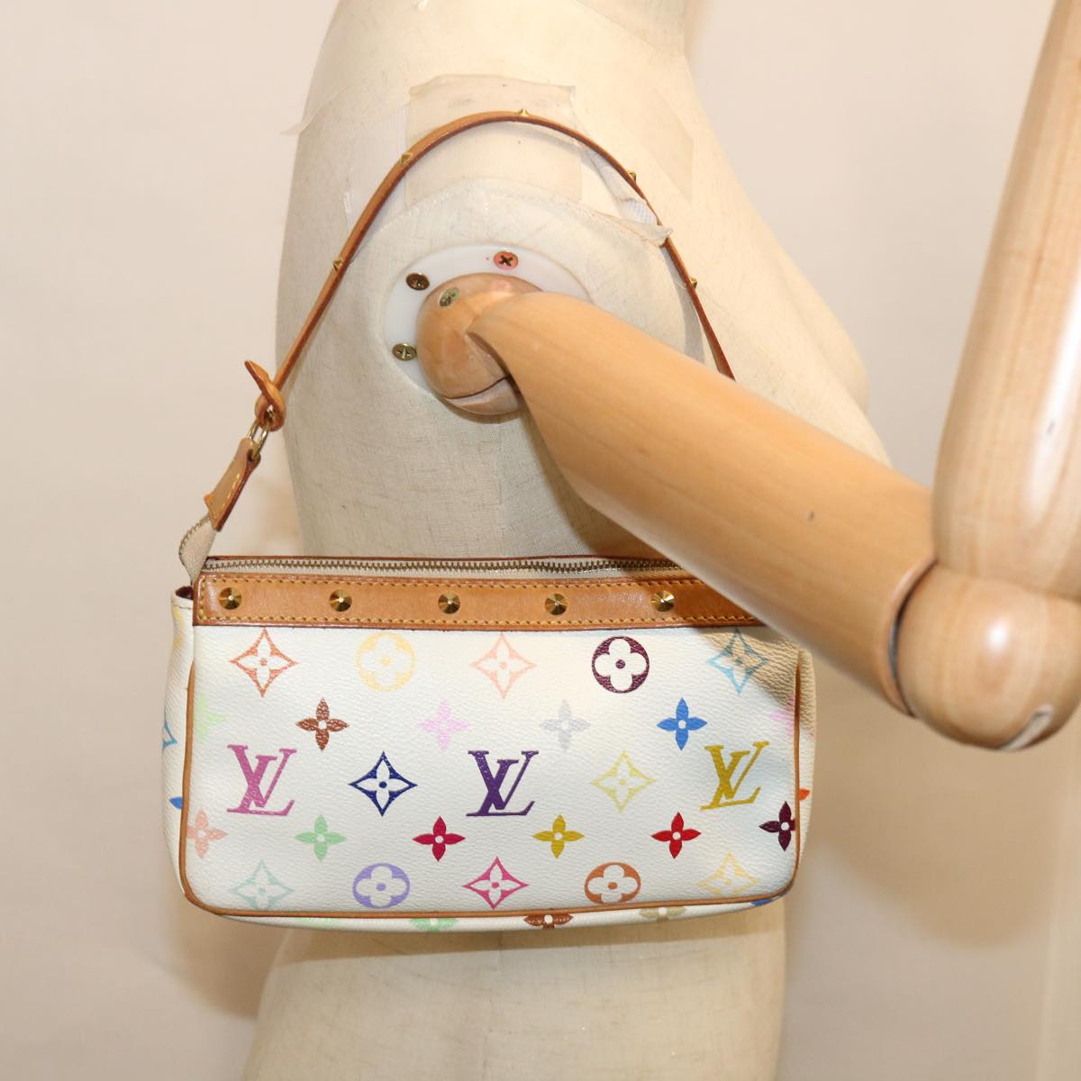 LOUIS VUITTON Multicolor Pochette Accessoires Pouch White M92649 LV Auth ep3249