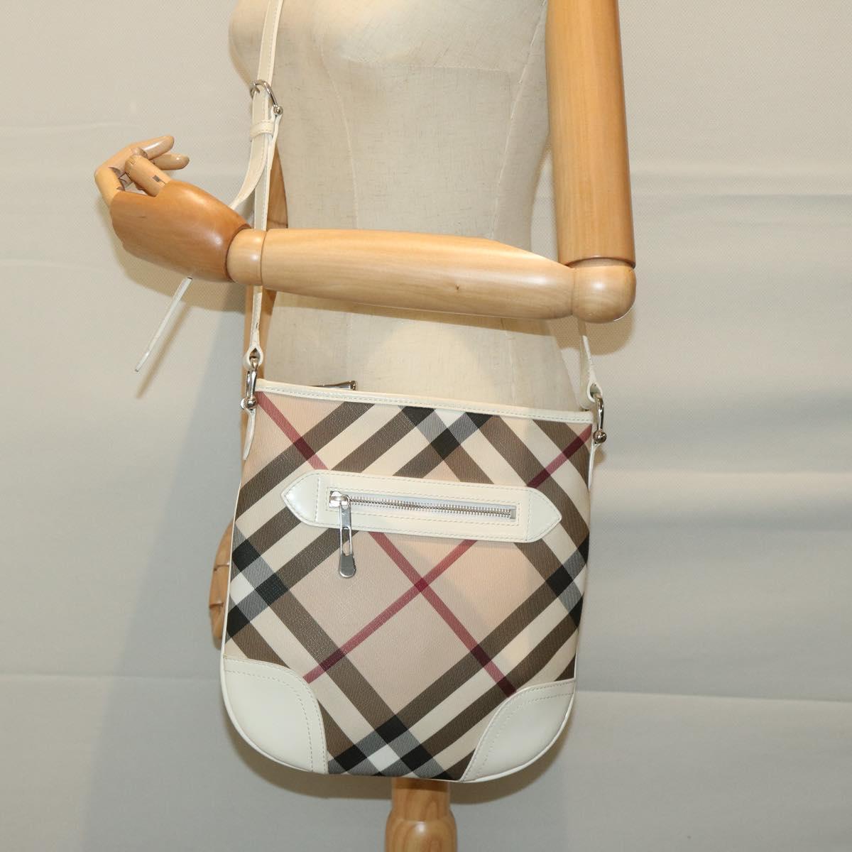 BURBERRY Nova Check Shoulder Bag Coated Canvas Beige Auth ep3454