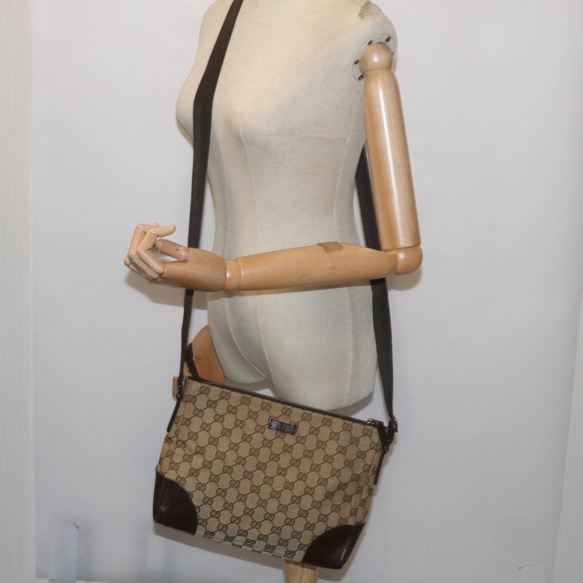 GUCCI GG Canvas Shoulder Bag Beige 114273 Auth ep3466