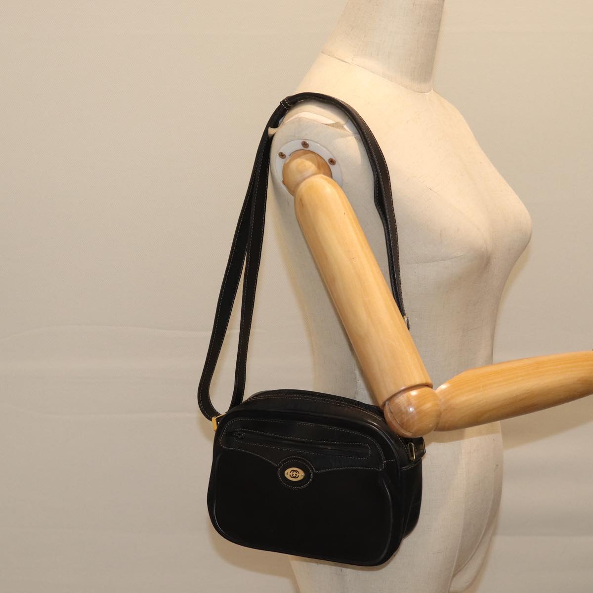 GUCCI Shoulder Bag Suede Black Auth ep3790