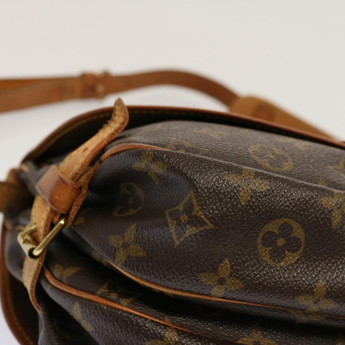 LOUIS VUITTON Monogram Saumur 30 Shoulder Bag M42256 LV Auth ep3870