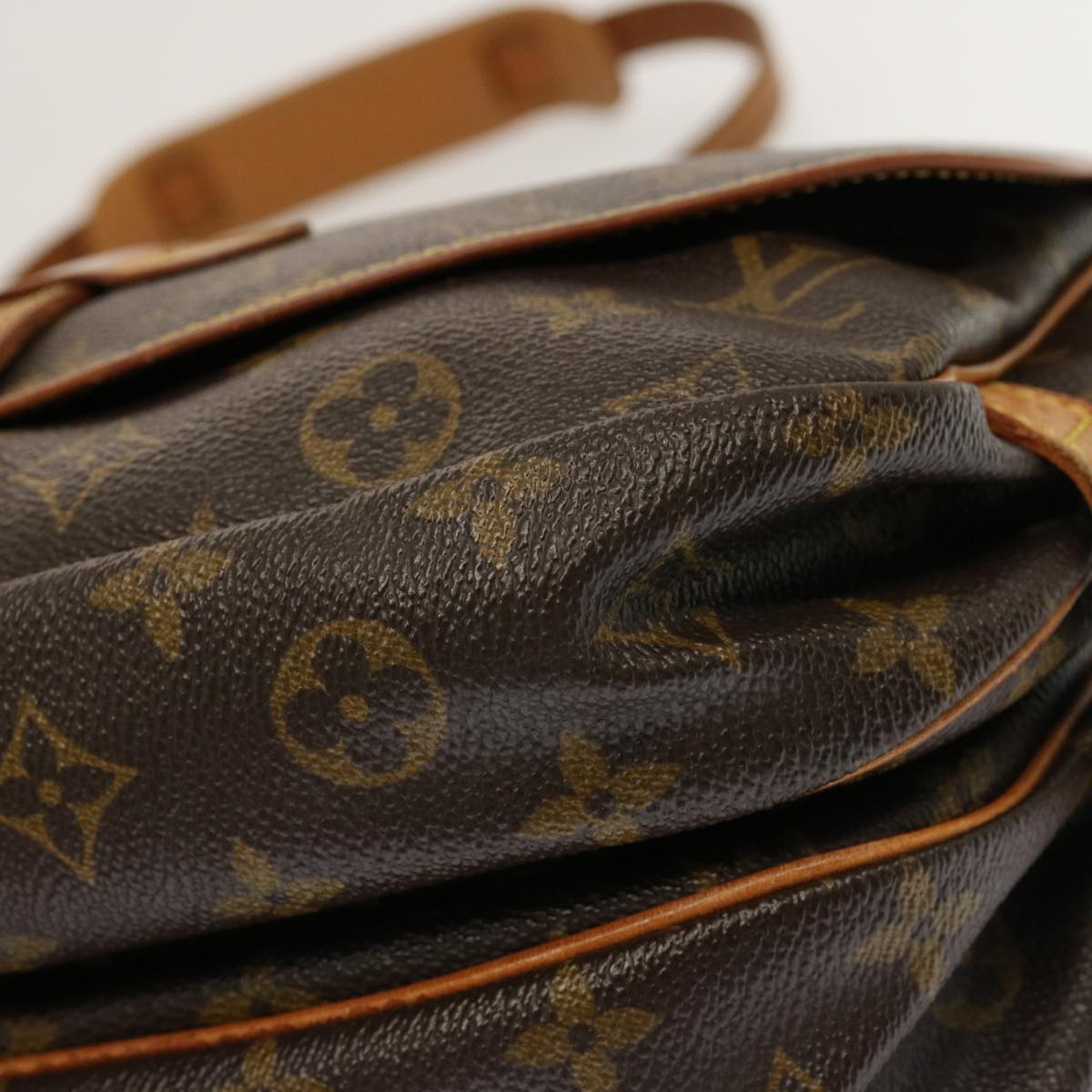 LOUIS VUITTON Monogram Saumur 30 Shoulder Bag M42256 LV Auth ep3870