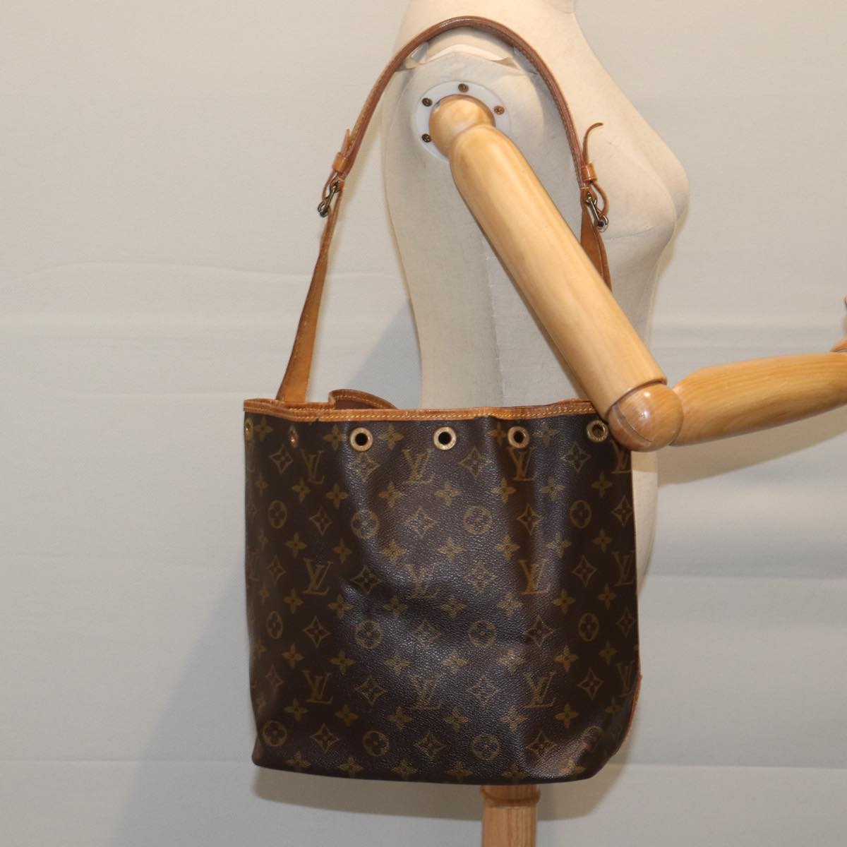 LOUIS VUITTON Monogram Petit Noe Shoulder Bag M42226 LV Auth ep3930