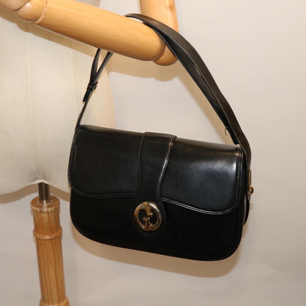 GUCCI Shoulder Bag Leather Black Auth ep3958