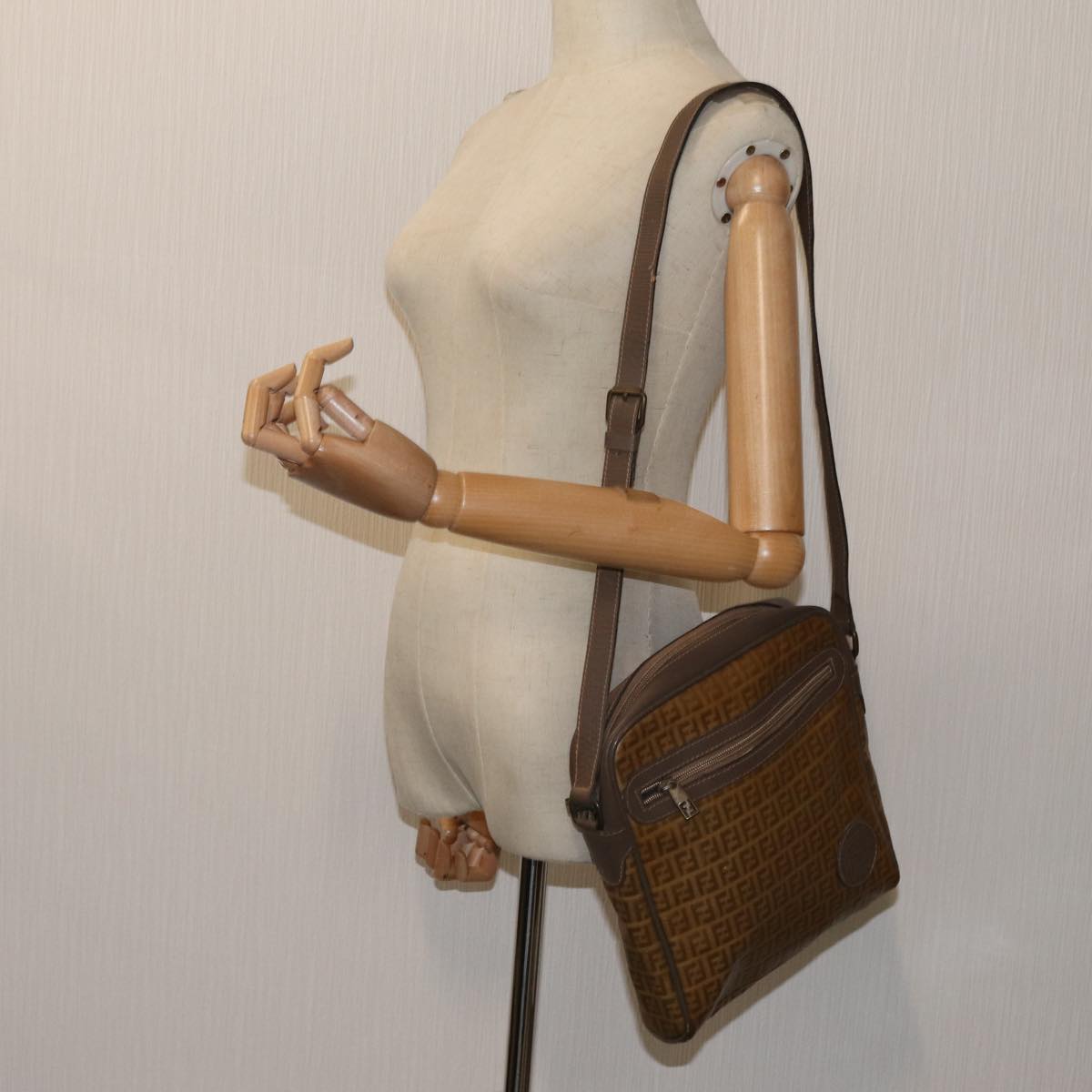 FENDI Zucchino Canvas Shoulder Bag Brown Auth ep3988