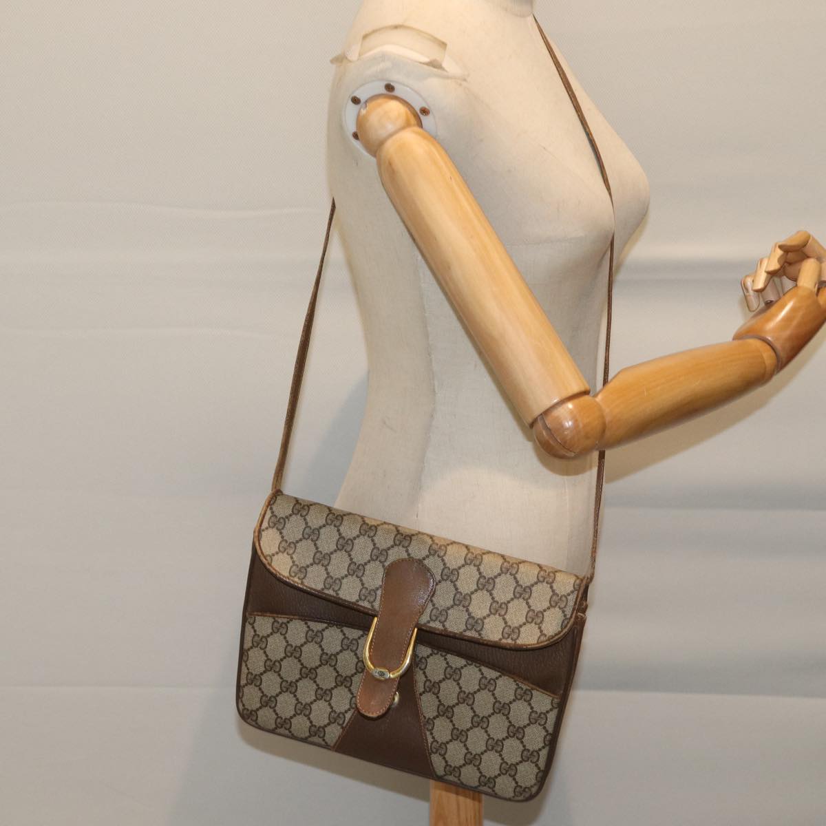 GUCCI GG Supreme Shoulder Bag PVC Beige 904 02 025 Auth ep3992