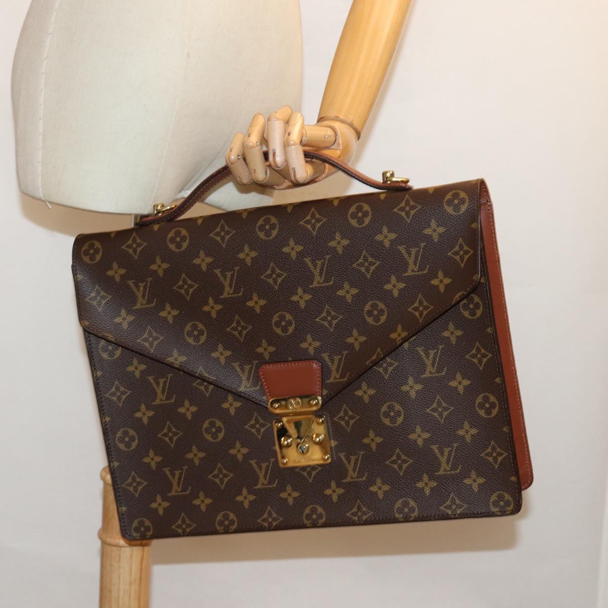 LOUIS VUITTON Monogram Porte Documents Bandouliere Bag M53338 LV Auth ep4274