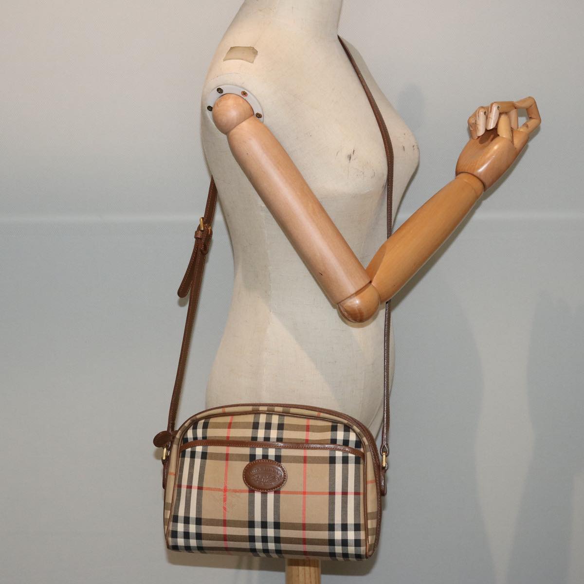 BURBERRY Nova Check Shoulder Bag Canvas Beige Auth ep4313