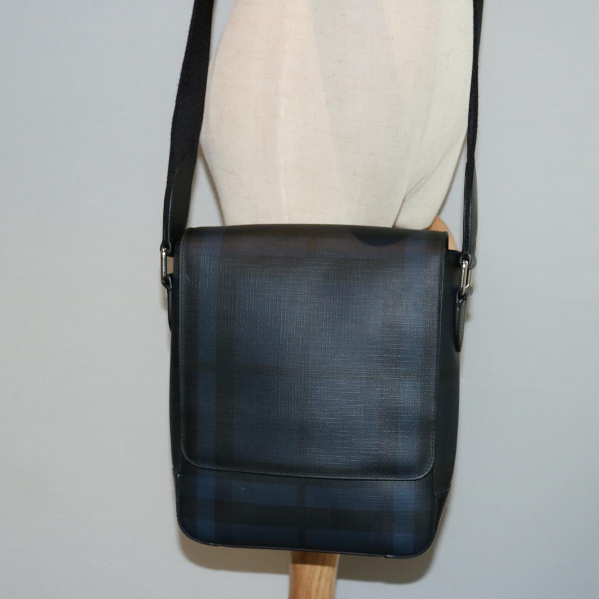 BURBERRY Nova Check Shoulder Bag Coated Canvas Navy Auth ep4321