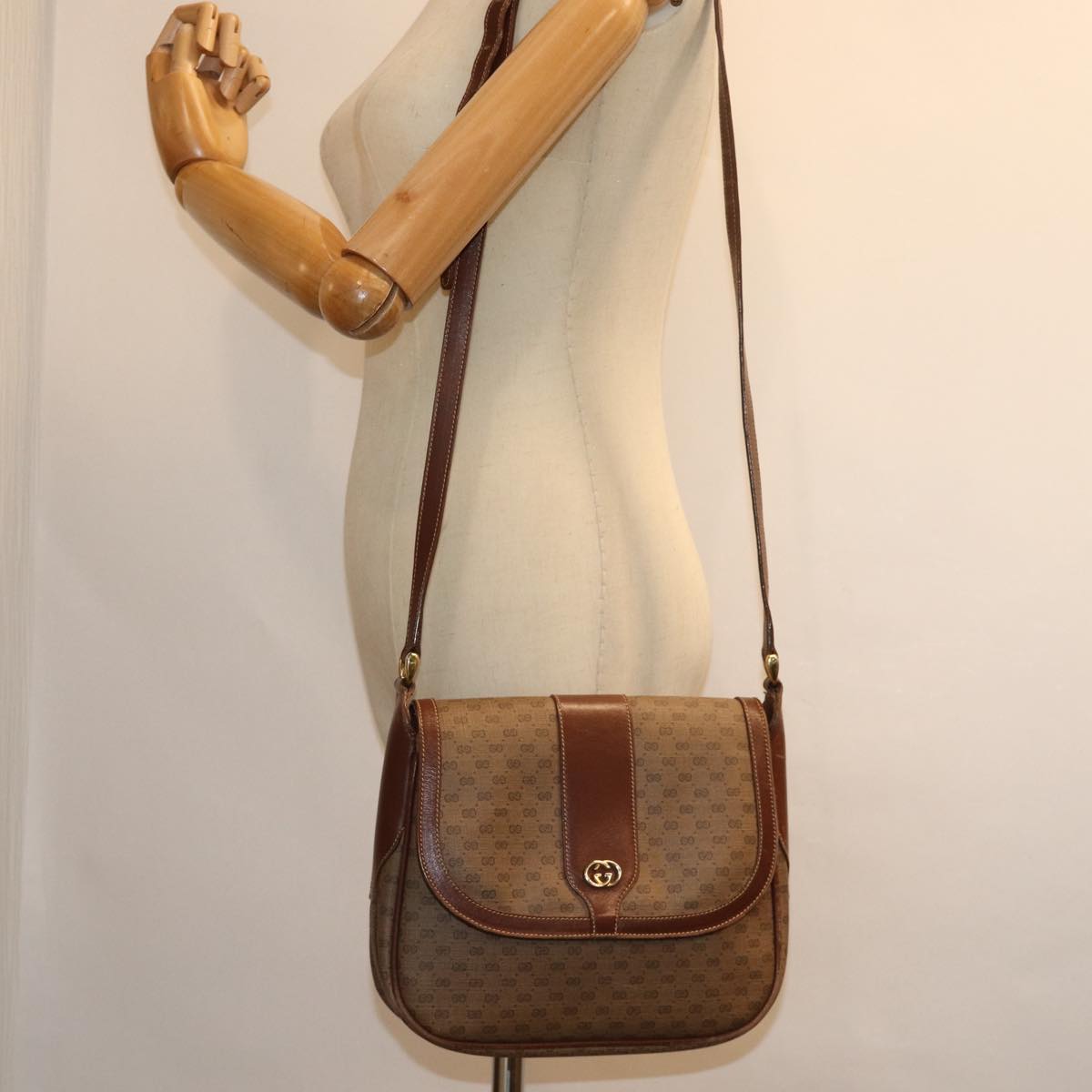 GUCCI Micro GG Supreme Shoulder Bag PVC Leather Brown 001 101 4425 Auth ep4322