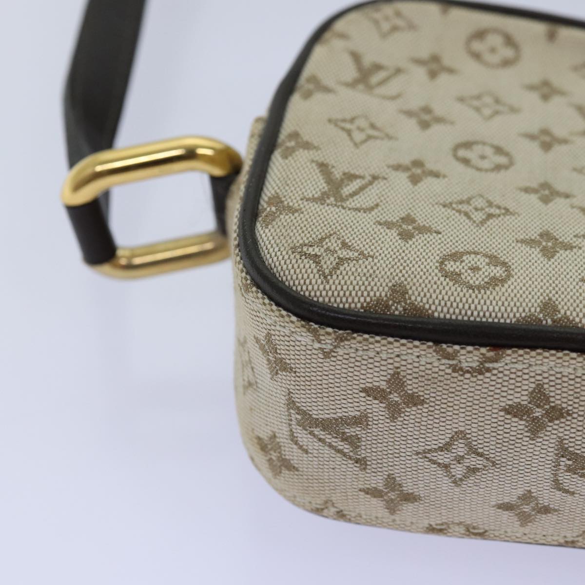 LOUIS VUITTON Monogram Mini Juliet MM Shoulder Bag Khaki M92218 LV Auth ep4369