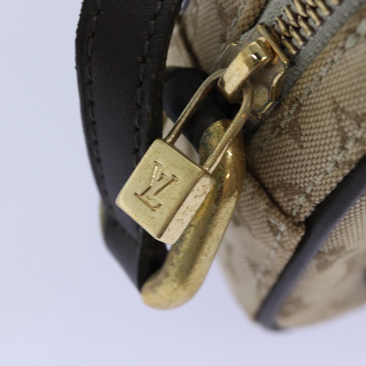 LOUIS VUITTON Monogram Mini Juliet MM Shoulder Bag Khaki M92218 LV Auth ep4369