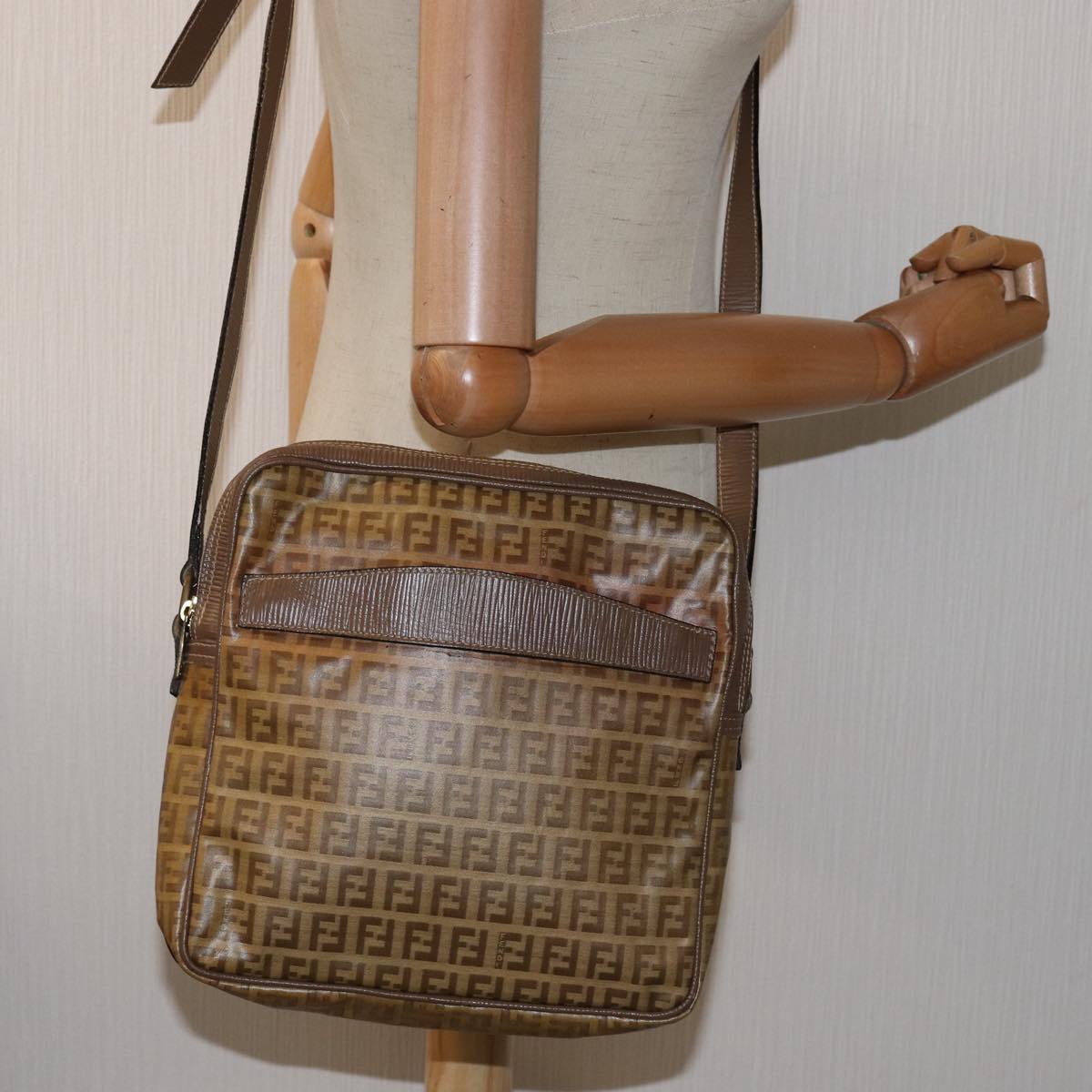 FENDI Zucchino Canvas Shoulder Bag Vintage Beige Auth ep4463