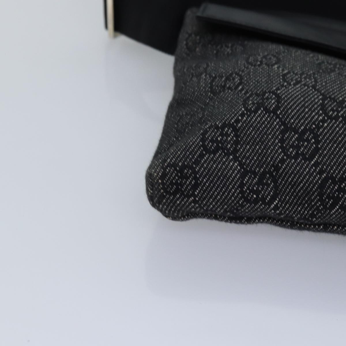 GUCCI GG Canvas Waist bag Black 28566 Auth ep4558