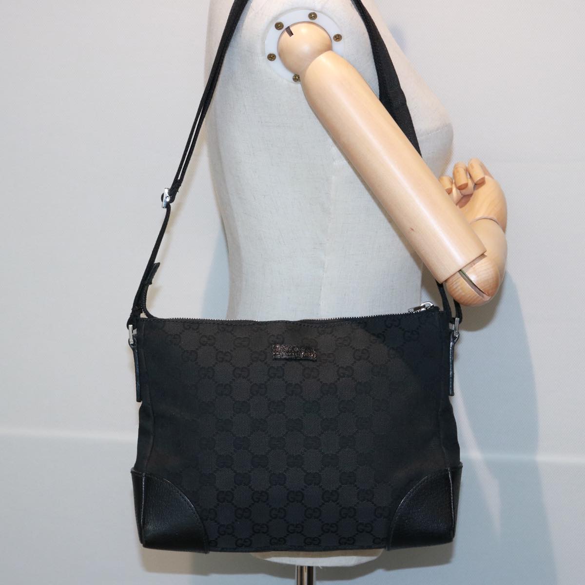 GUCCI GG Canvas Shoulder Bag Canvas Black 114273 Auth ep4567