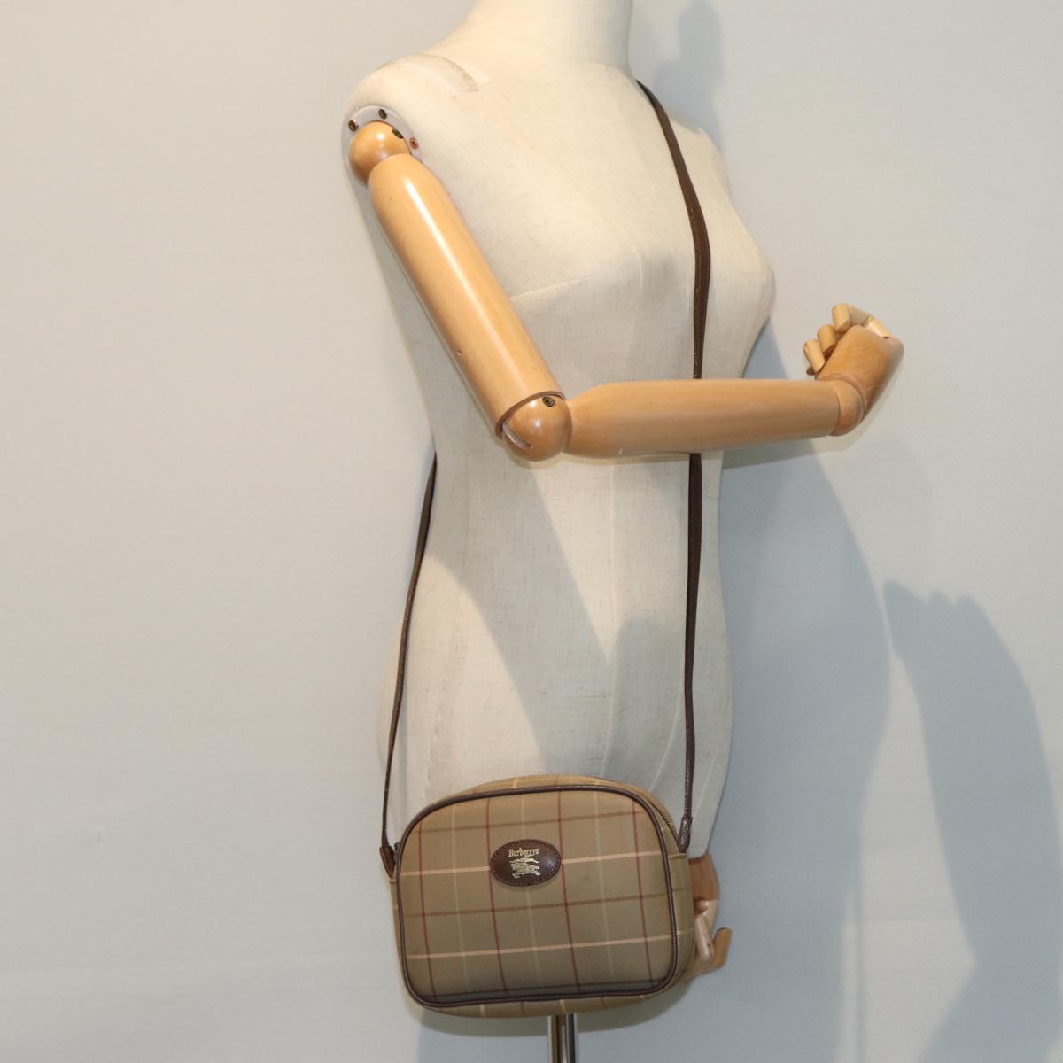 Burberrys Nova Check Shoulder Bag Canvas Beige Auth ep4737