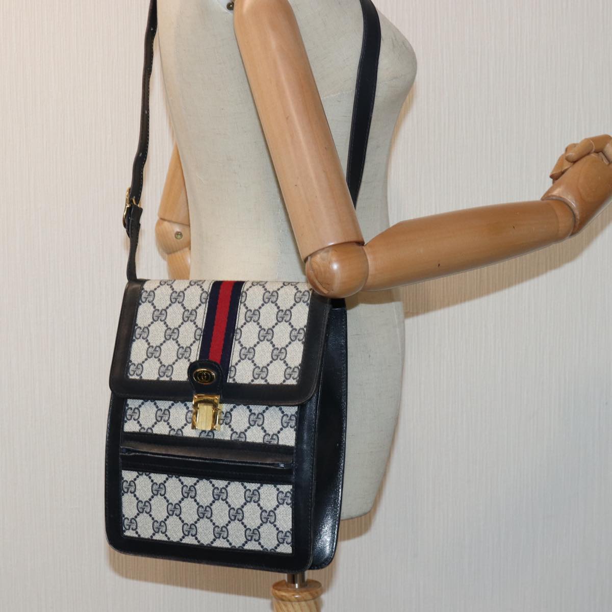 GUCCI GG Supreme Sherry Line Shoulder Bag PVC Navy Red Auth ep4819