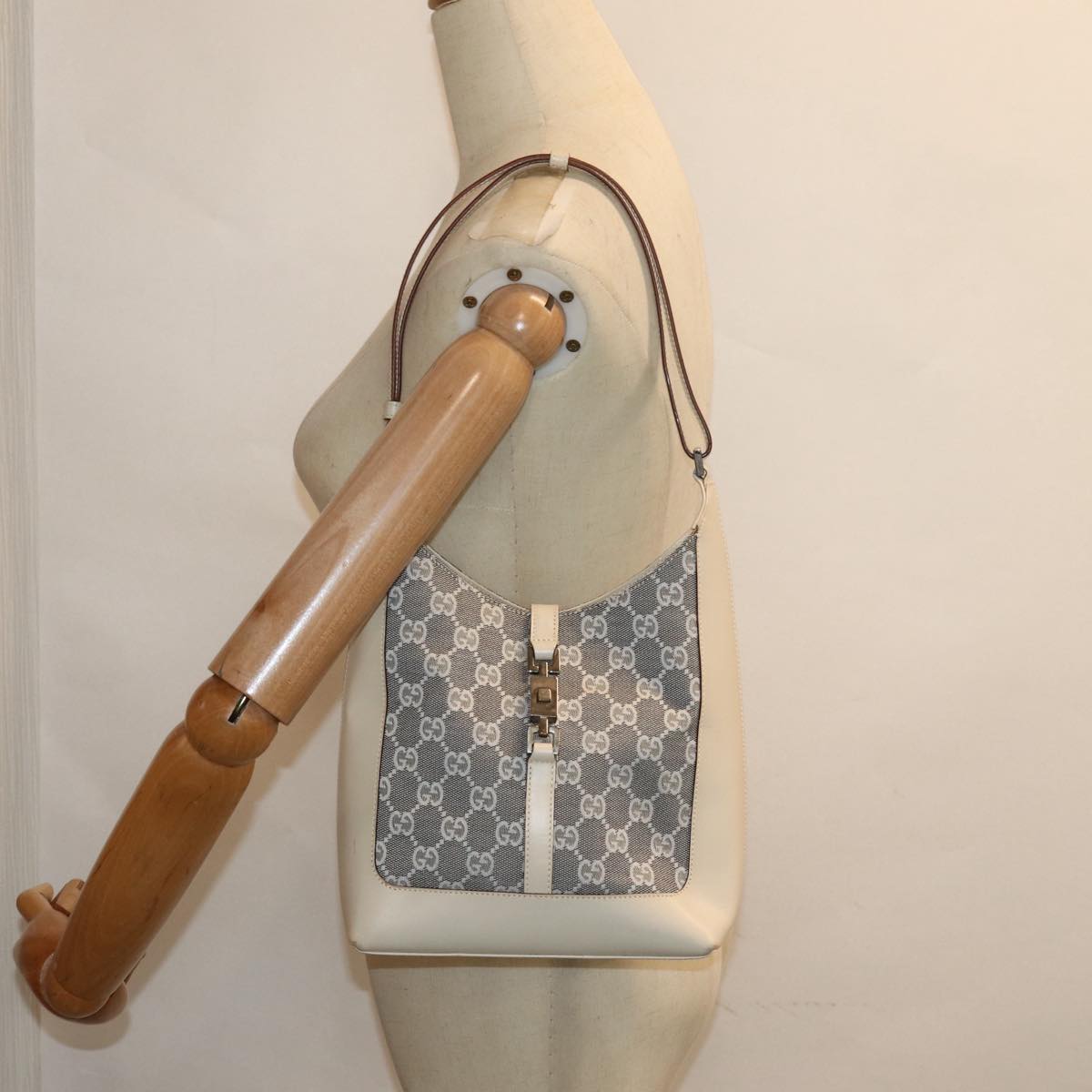 GUCCI GG Canvas Jackie Shoulder Bag White 001 3876 Auth ep4890