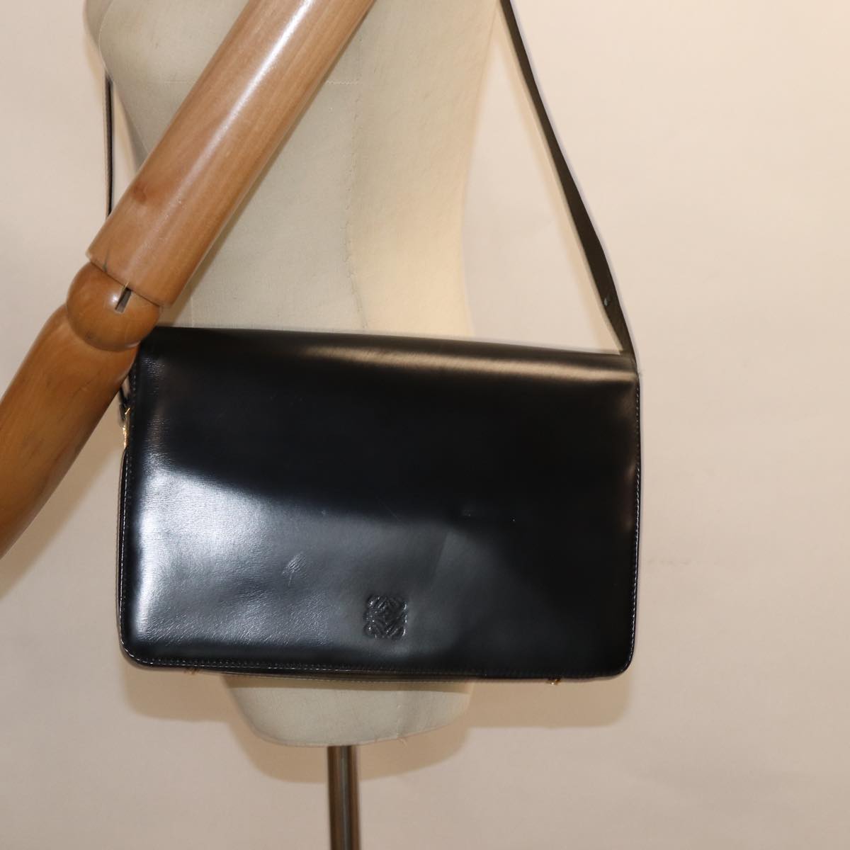 LOEWE Anagram Shoulder Bag Leather Black Auth ep4985