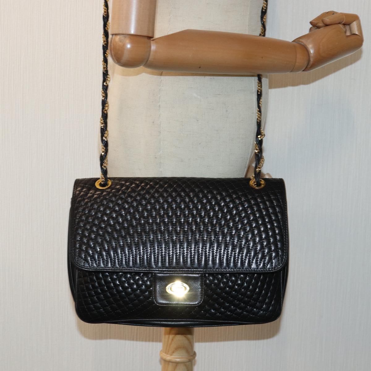 BALLY Chain Shoulder Bag Leather Black Gold Auth ep5076