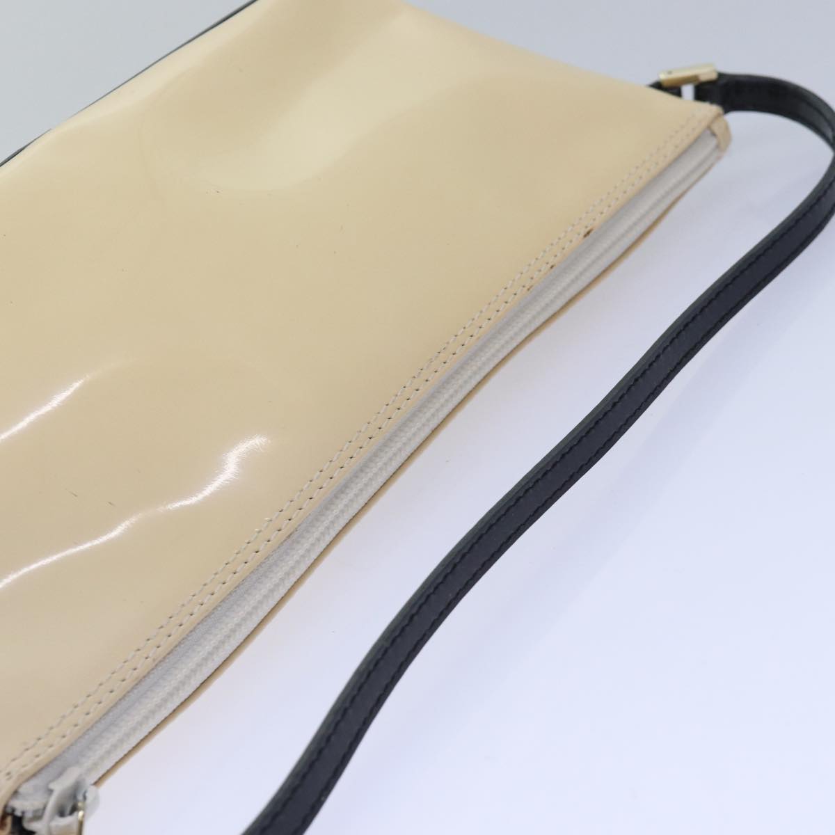 GUCCI Accessory Pouch Patent leather Vanilla Gold 039 1103 2123 Auth ep5087