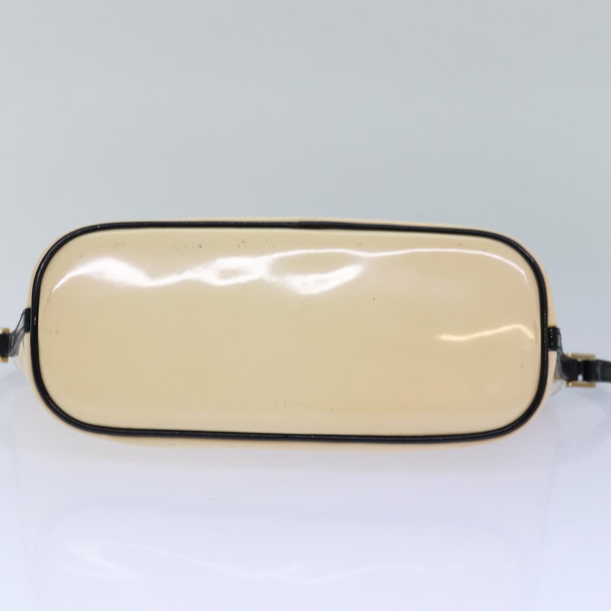 GUCCI Accessory Pouch Patent leather Vanilla Gold 039 1103 2123 Auth ep5087