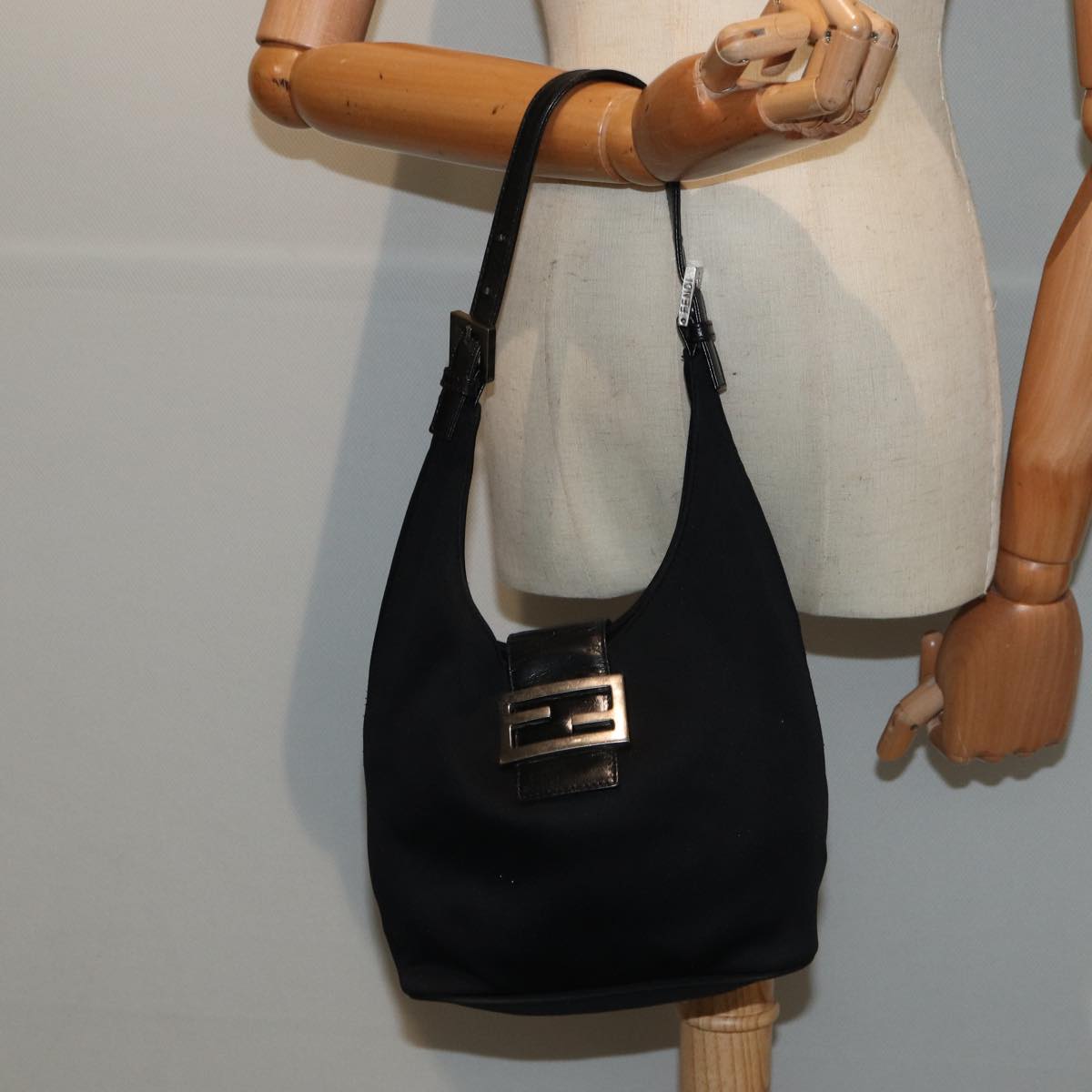 FENDI Mamma Baguette Shoulder Bag Nylon Black Silver Auth ep5381