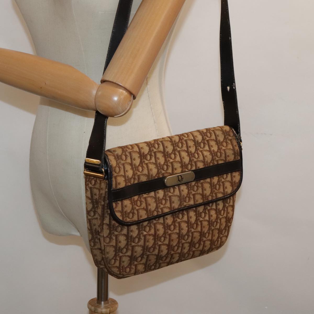 Christian Dior Trotter Canvas Shoulder Bag Brown Auth ep5992