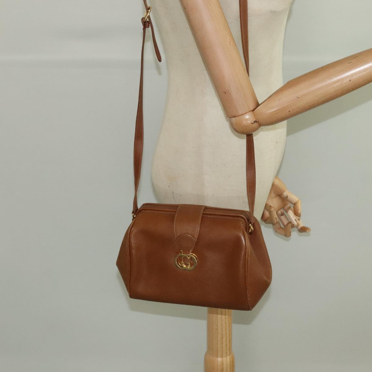 GUCCI Shoulder Bag Leather Gold Brown Auth ep6091